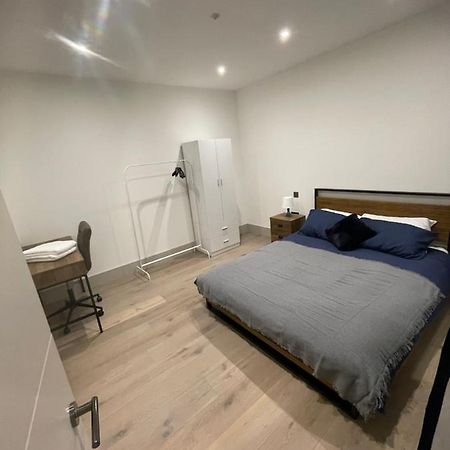 Blue Lagoon Apartment London Ngoại thất bức ảnh