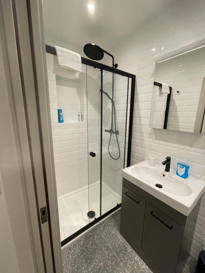 Blue Lagoon Apartment London Ngoại thất bức ảnh