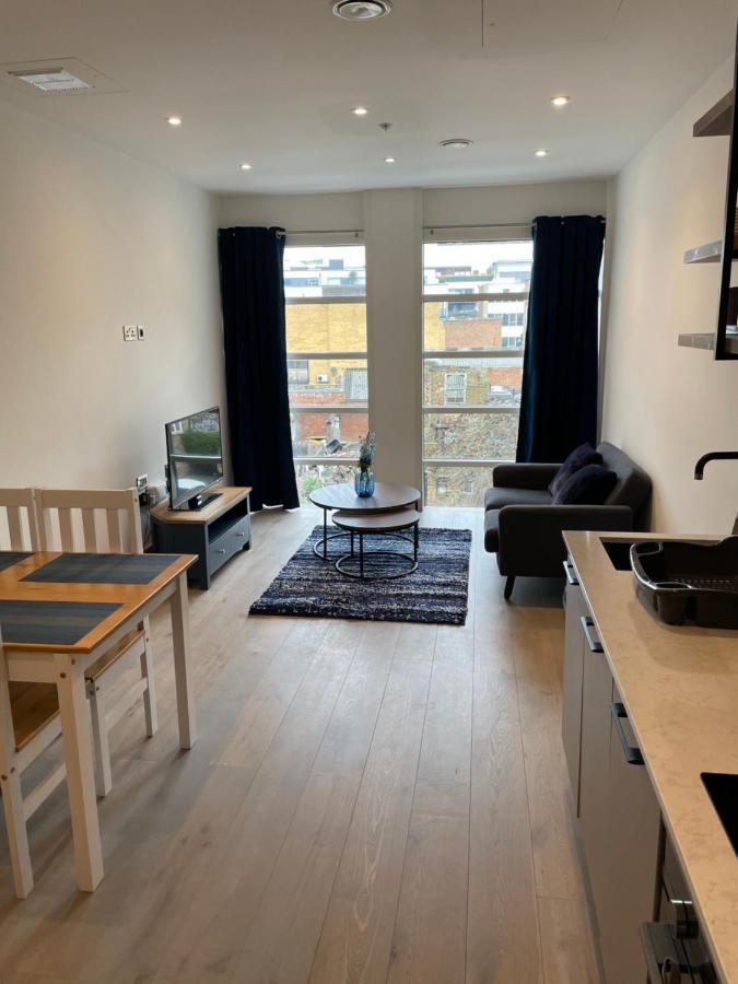 Blue Lagoon Apartment London Ngoại thất bức ảnh