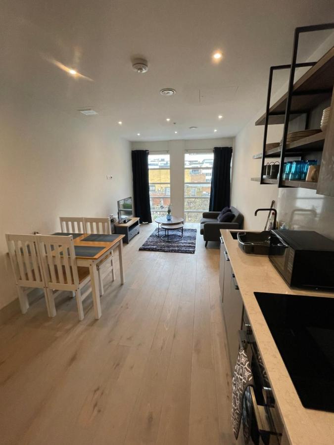 Blue Lagoon Apartment London Phòng bức ảnh